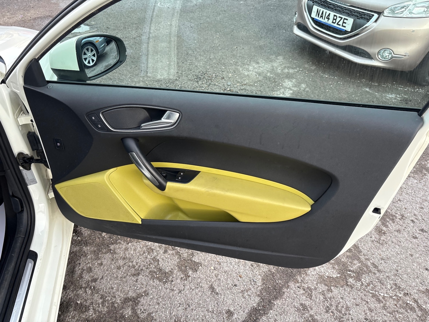 Used Audi A1 2011 for sale - 76682659: Photo 13