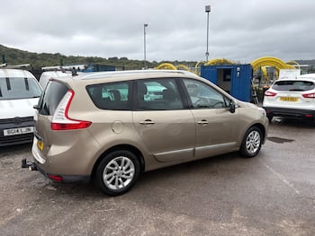 Used Renault Grand Scenic 2016 for sale - 79826344: Photo