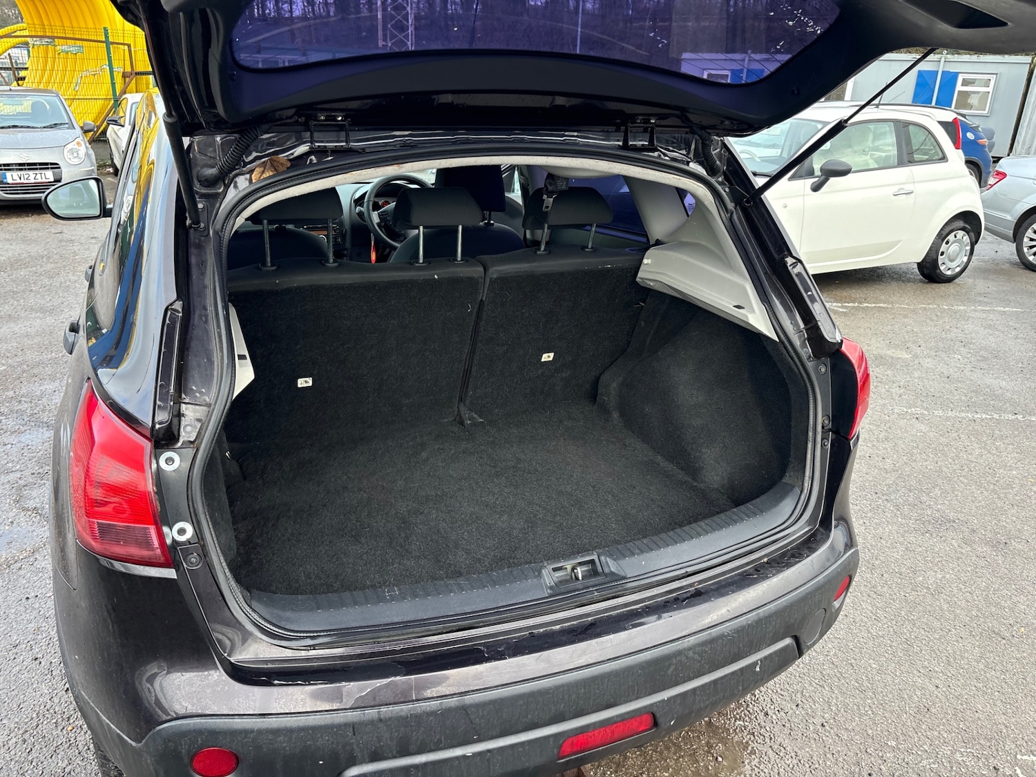 Used Nissan Qashqai 2010 for sale - 77180098: Photo 16