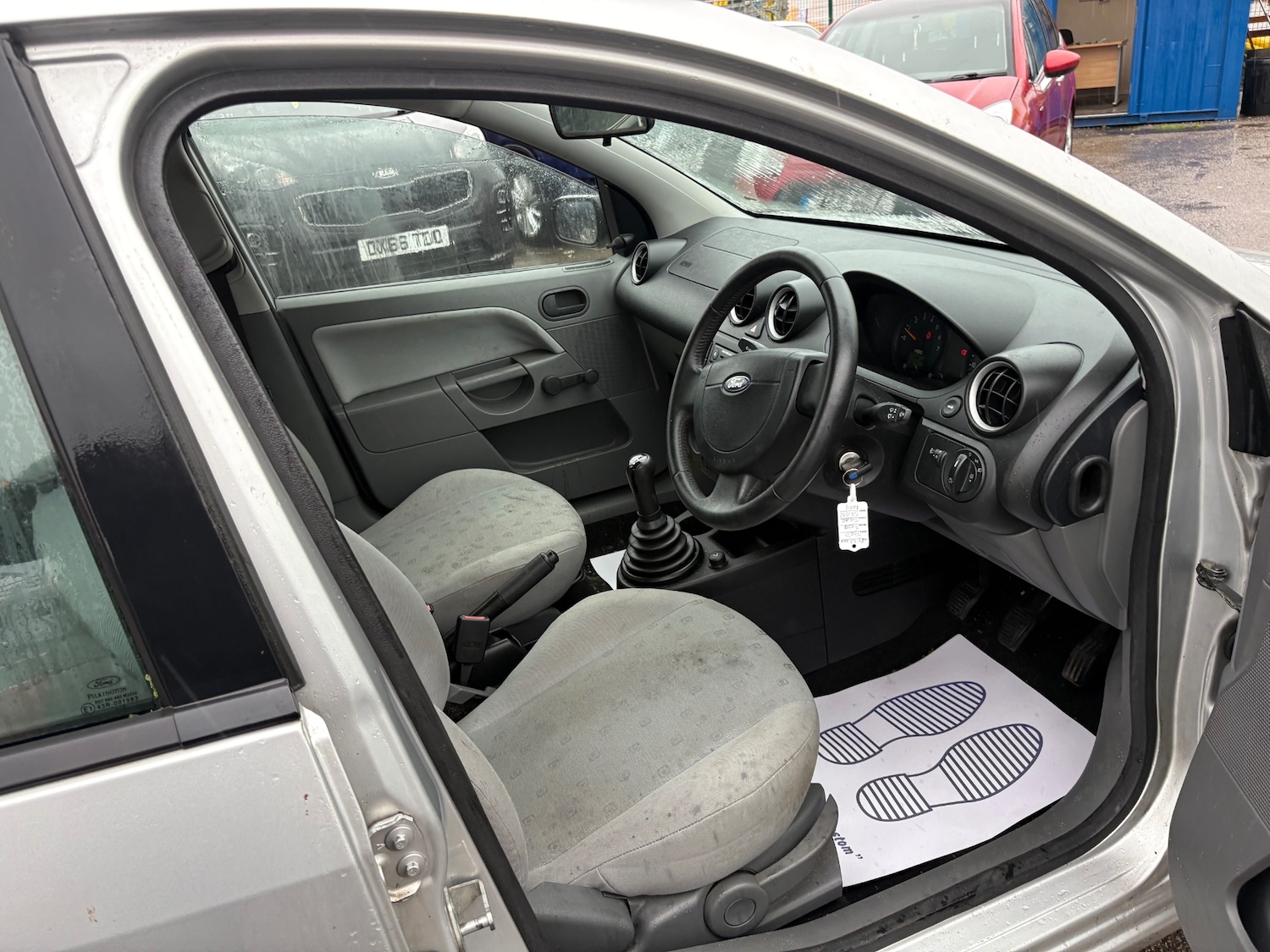 Used Ford Fiesta 2002 for sale - 76946090: Photo 8