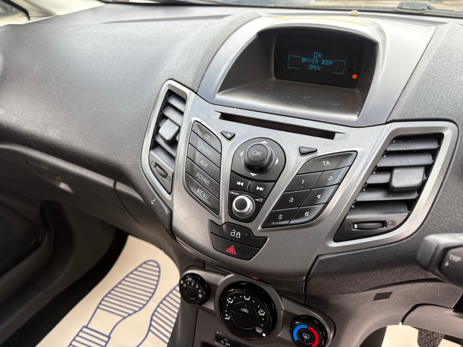 Used Ford Fiesta 2013 for sale - 78026061: Photo 12