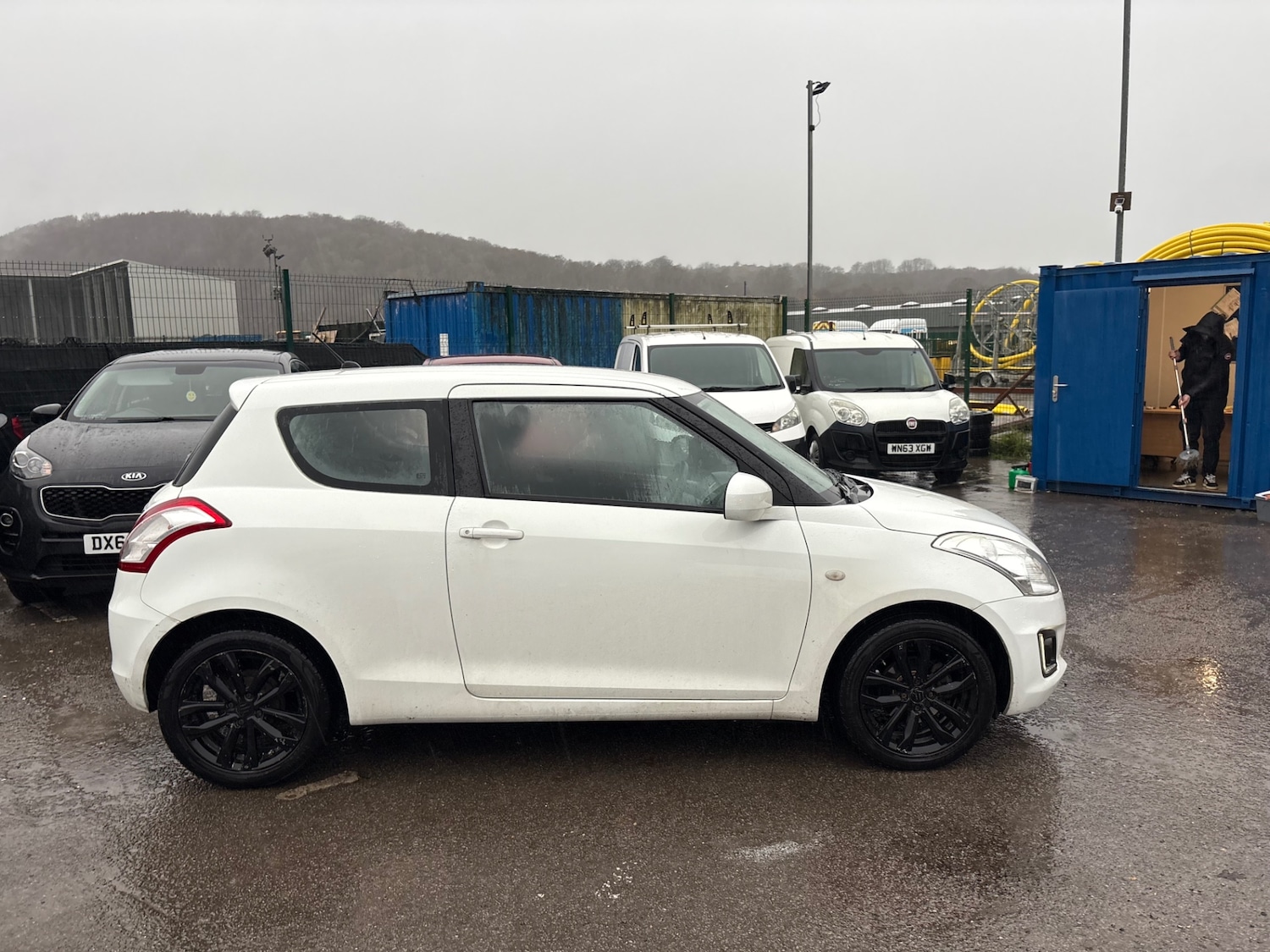 Used Suzuki Swift 2015 for sale - 76835076: Photo 2