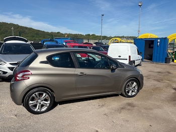 Used Peugeot 208 2012 for sale - 78433686: Photo