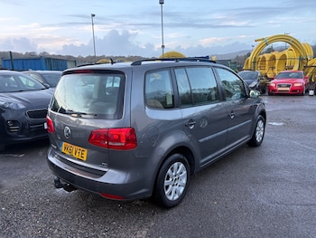 Used Volkswagen Touran 2011 for sale - 76418669: Photo