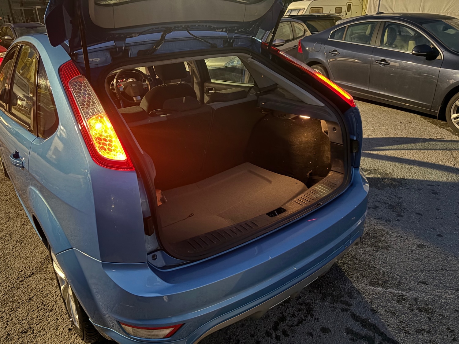 Used Ford Focus 2010 for sale - 76519552: Photo 14