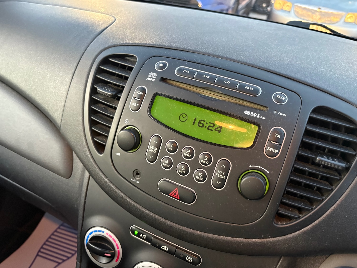 Used Hyundai i10 2010 for sale - 76696639: Photo 11