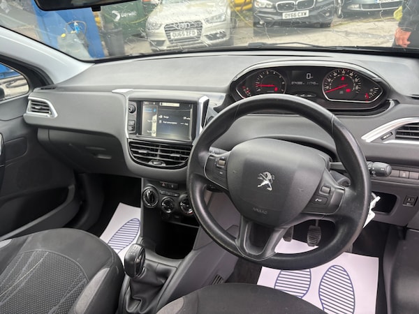 Used Peugeot 208 2014 for sale - 76184173: Photo 10