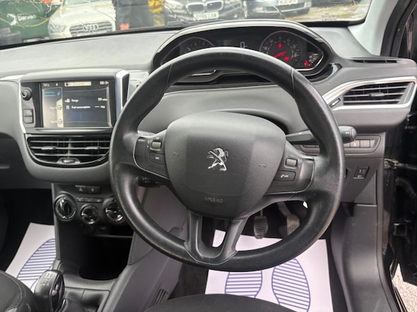 Used Peugeot 208 2014 for sale - 76184173: Photo 11