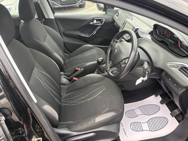 Used Peugeot 208 2014 for sale - 76184173: Photo 14