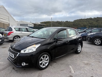 Used Peugeot 208 2014 for sale - 76184173: Photo 4