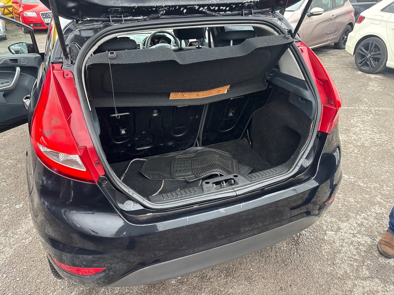 Used Ford Fiesta 2010 for sale - 76505652: Photo 14