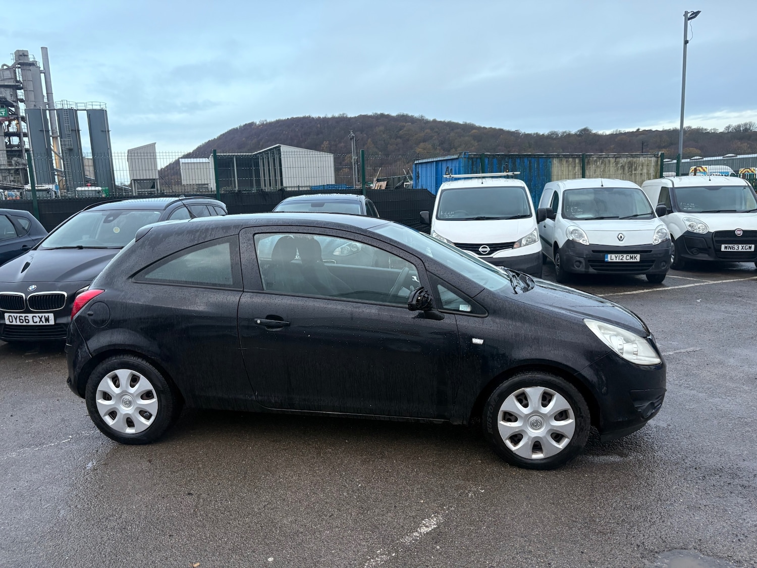 Used Vauxhall Corsa 2010 for sale - 76746268: Photo 2
