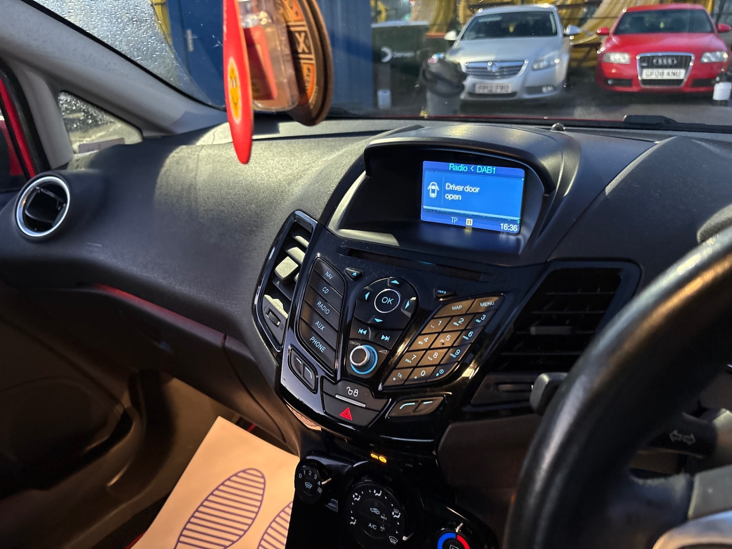 Used Ford Fiesta 2015 for sale - 76684475: Photo 11