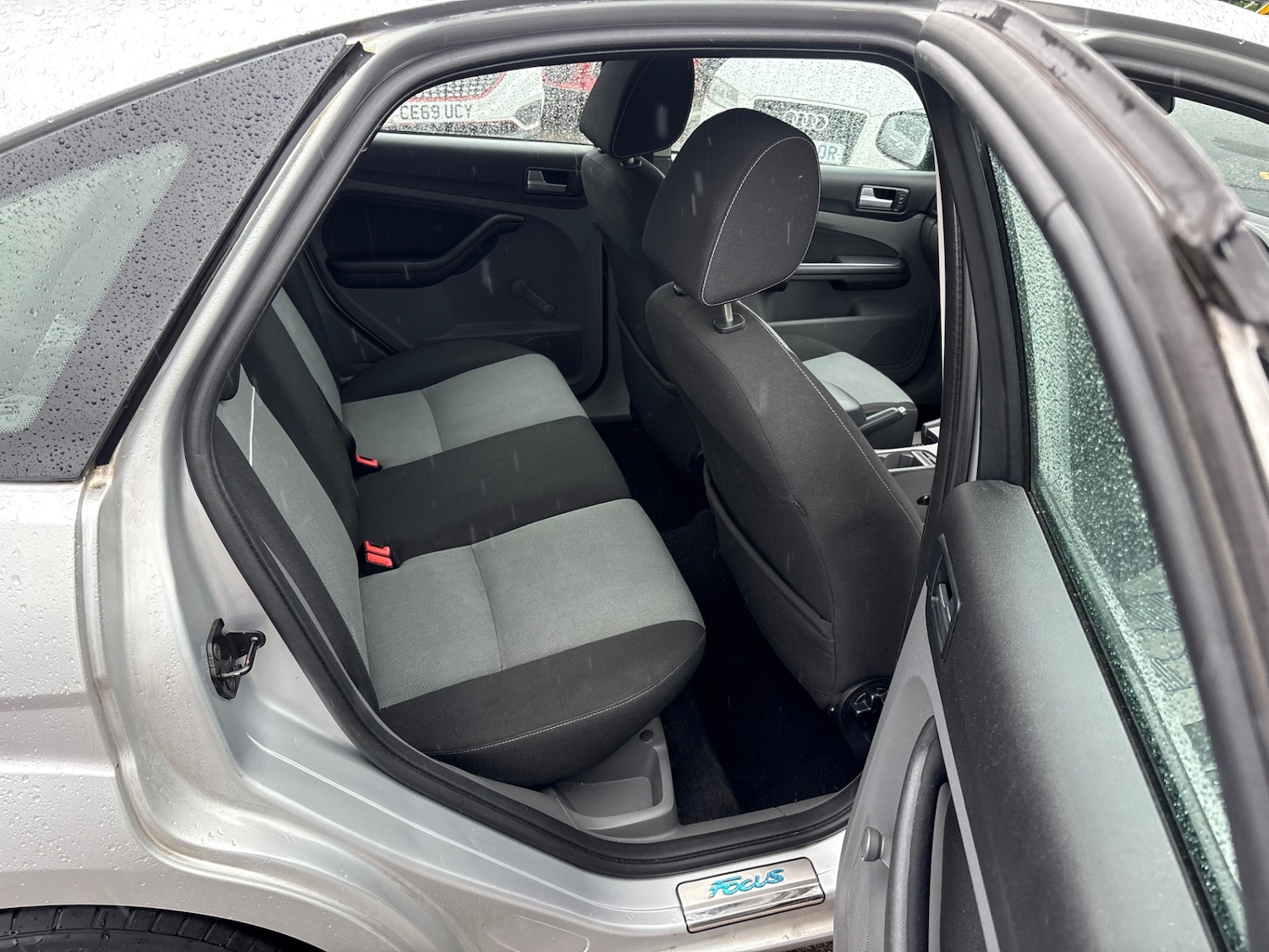 Used Ford Focus 2010 for sale - 78038747: Photo 15