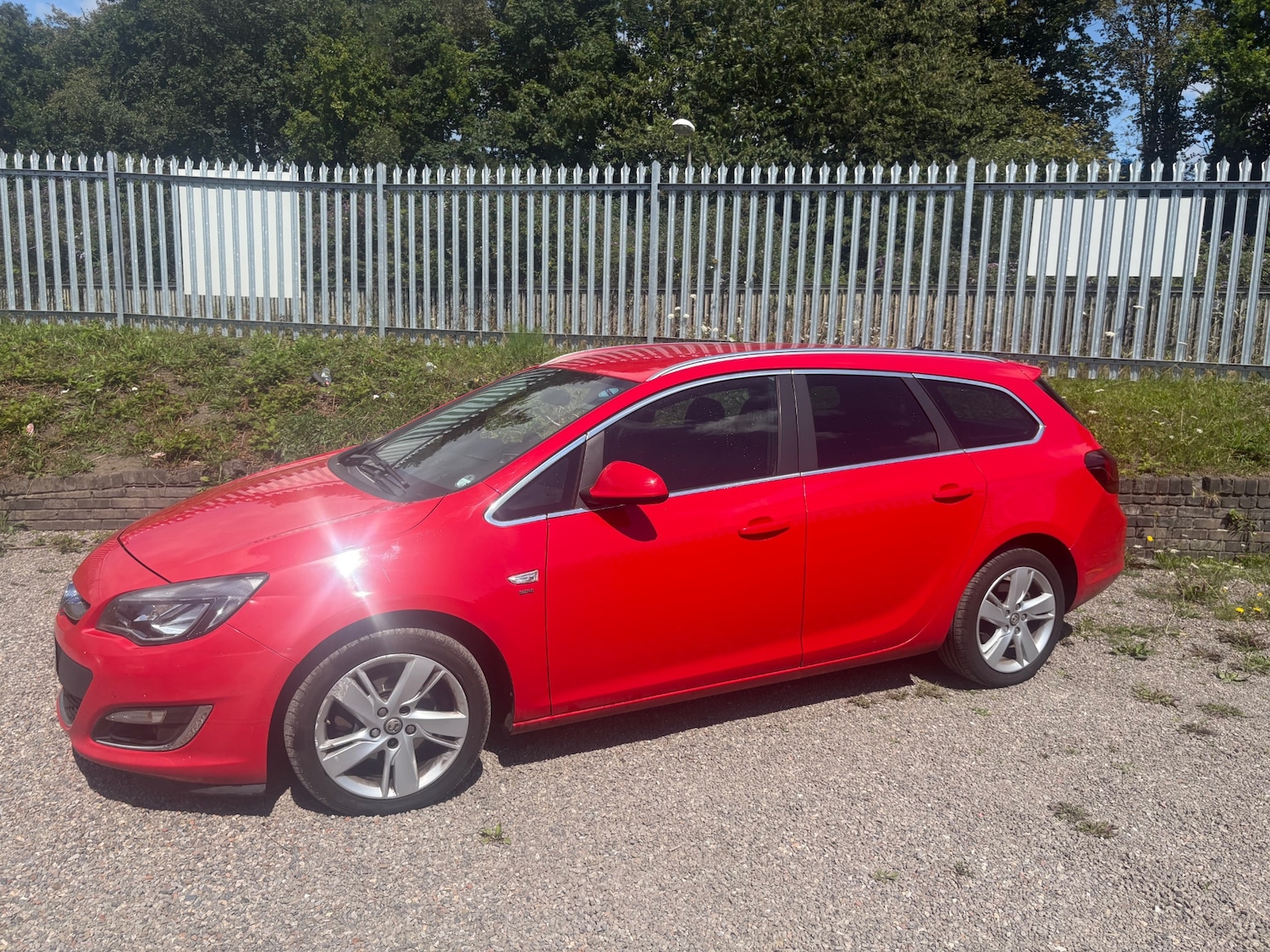 Used Vauxhall Astra 2013 for sale - 77008515: Photo 2