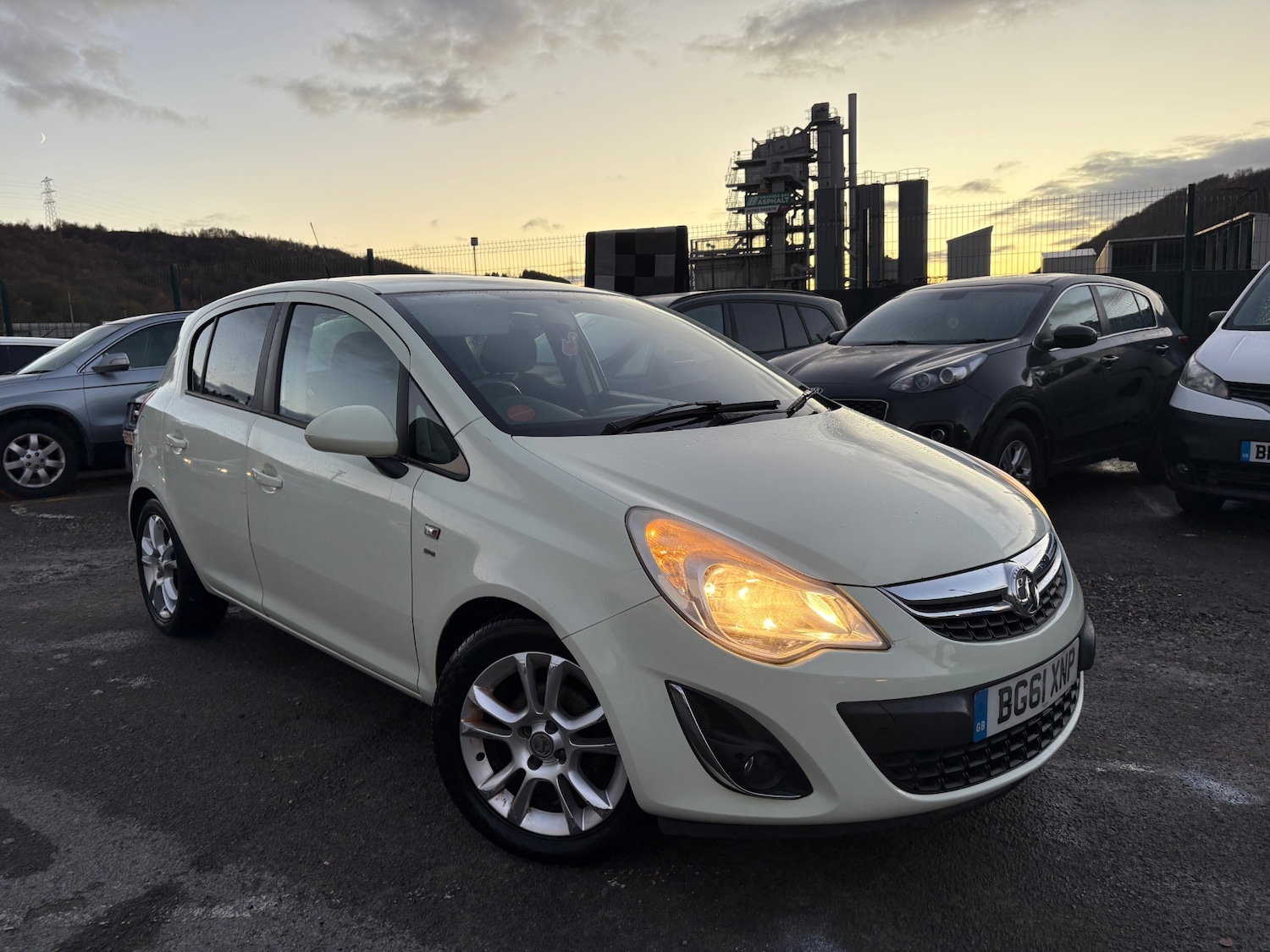 Used Vauxhall Corsa 2012 for sale - 76684536: Photo 1