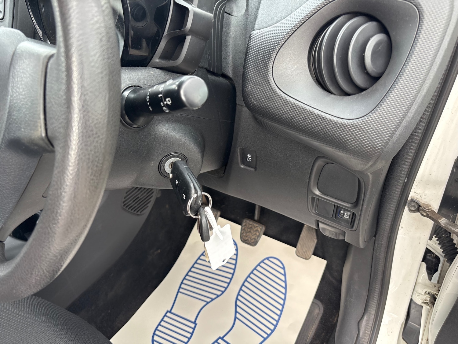 Used Peugeot 108 2014 for sale - 78026203: Photo 14