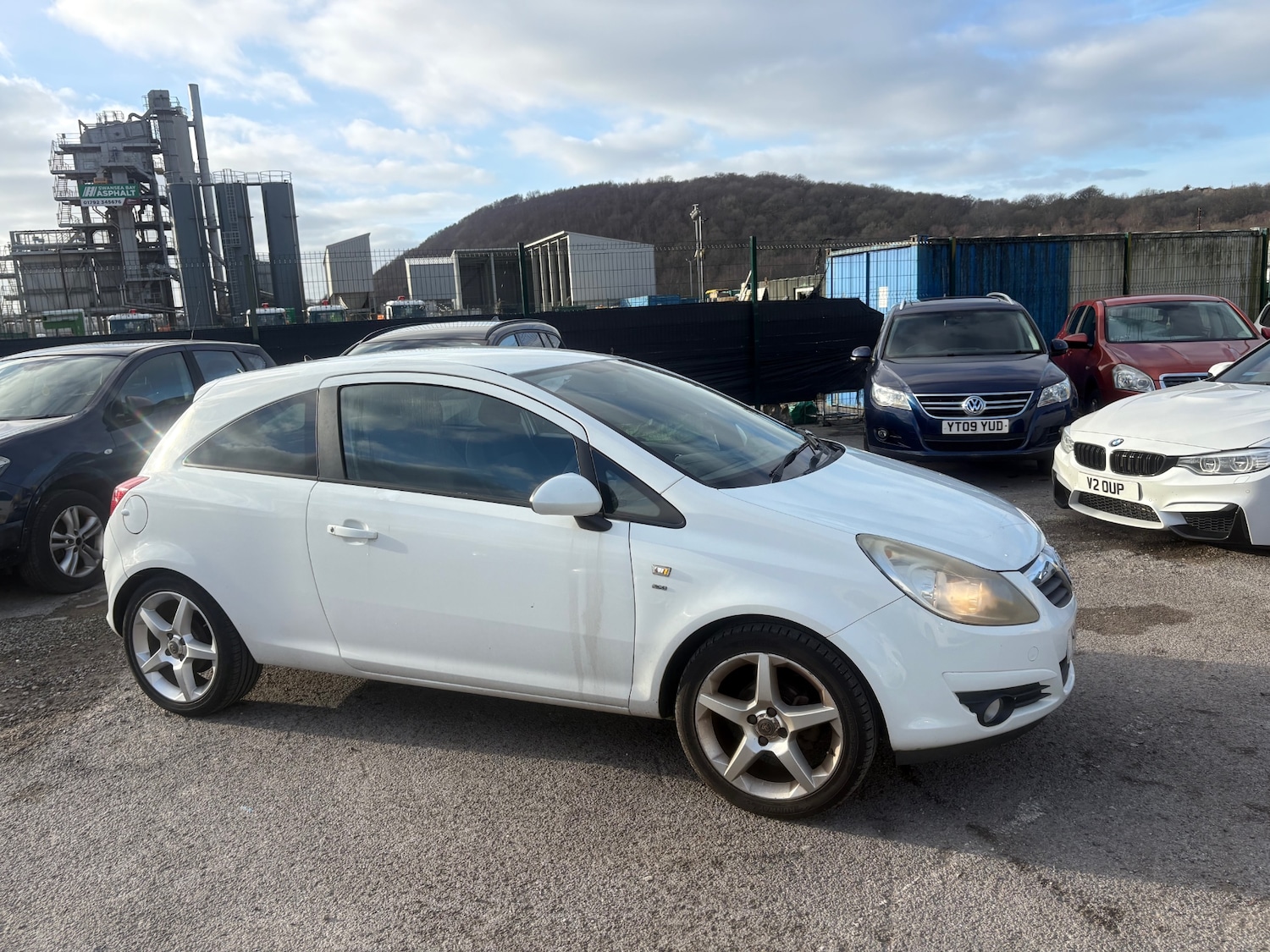 Used Vauxhall Corsa 2011 for sale - 77058549: Photo 2