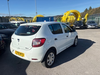 Used Dacia Sandero 2016 for sale - 76257539: Photo 3