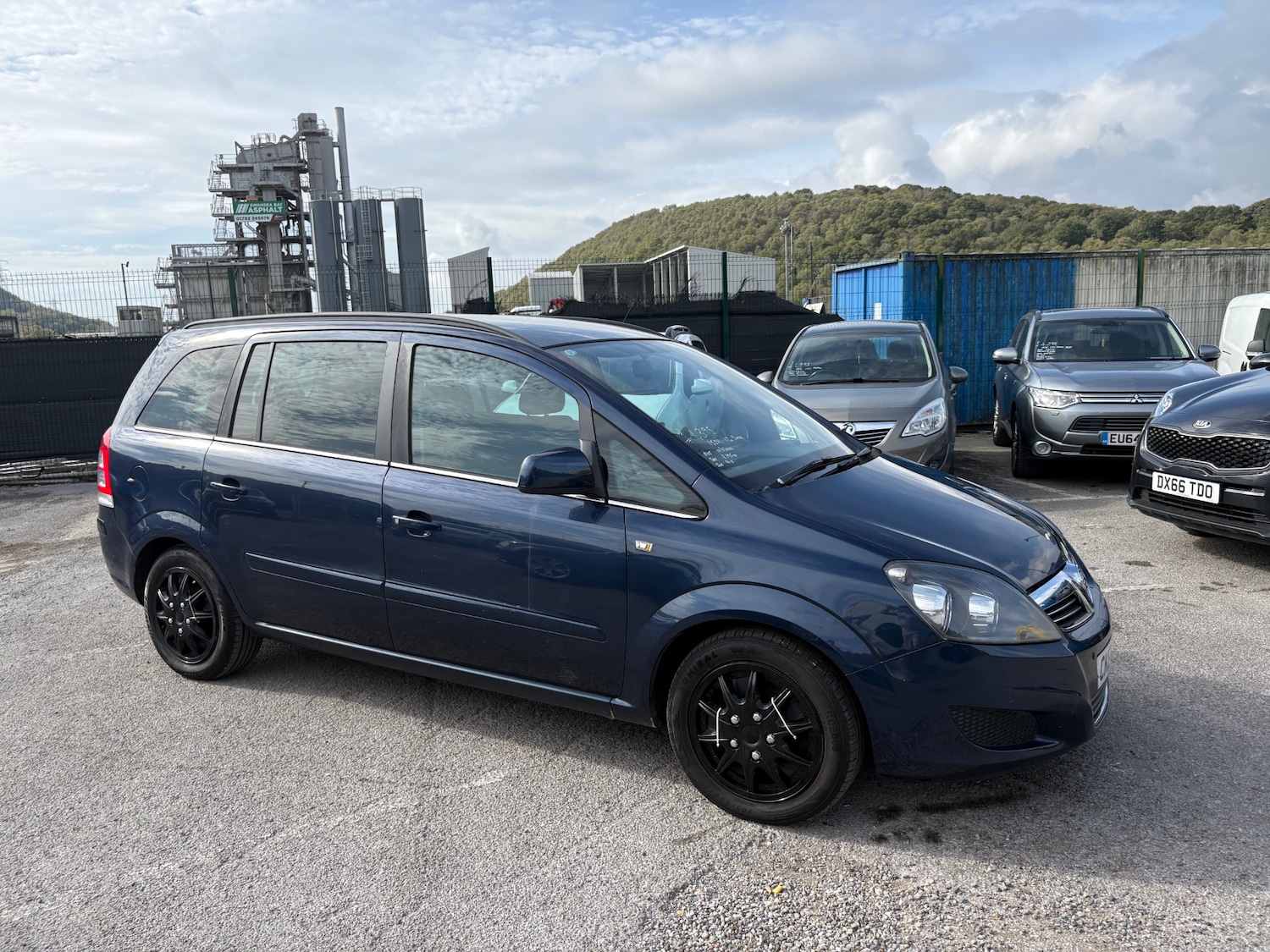Used Vauxhall Zafira 2011 for sale - 76091929: Photo 2
