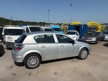 Used Vauxhall Astra 2010 for sale - 79004323: Photo