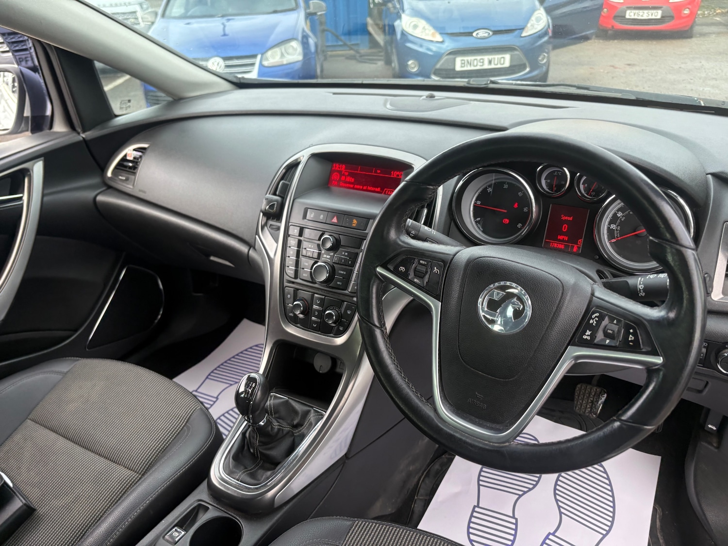 Used Vauxhall Astra 2011 for sale - 77392561: Photo 11