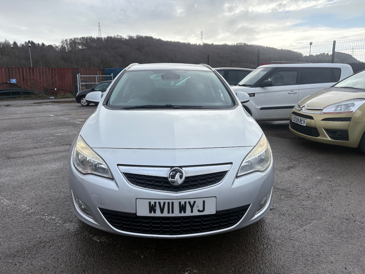 Used Vauxhall Astra 2011 for sale - 77392561: Photo 3