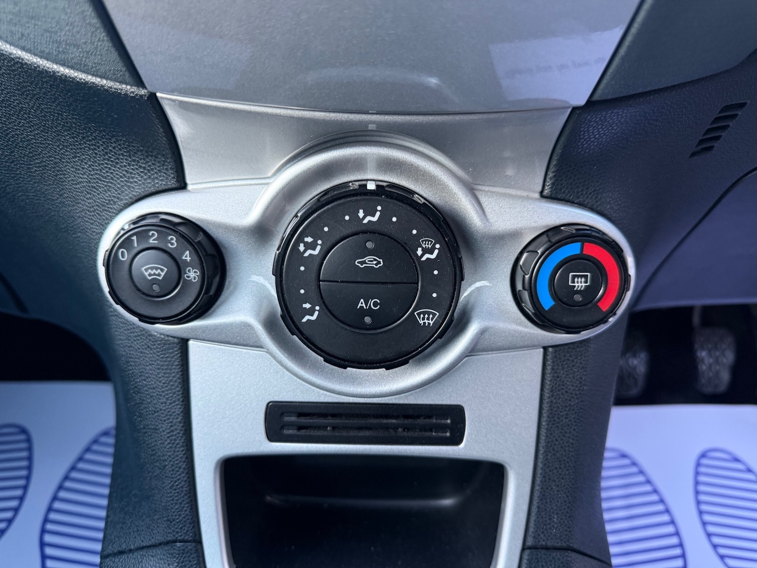 Used Ford Fiesta 2010 for sale - 77226091: Photo 10