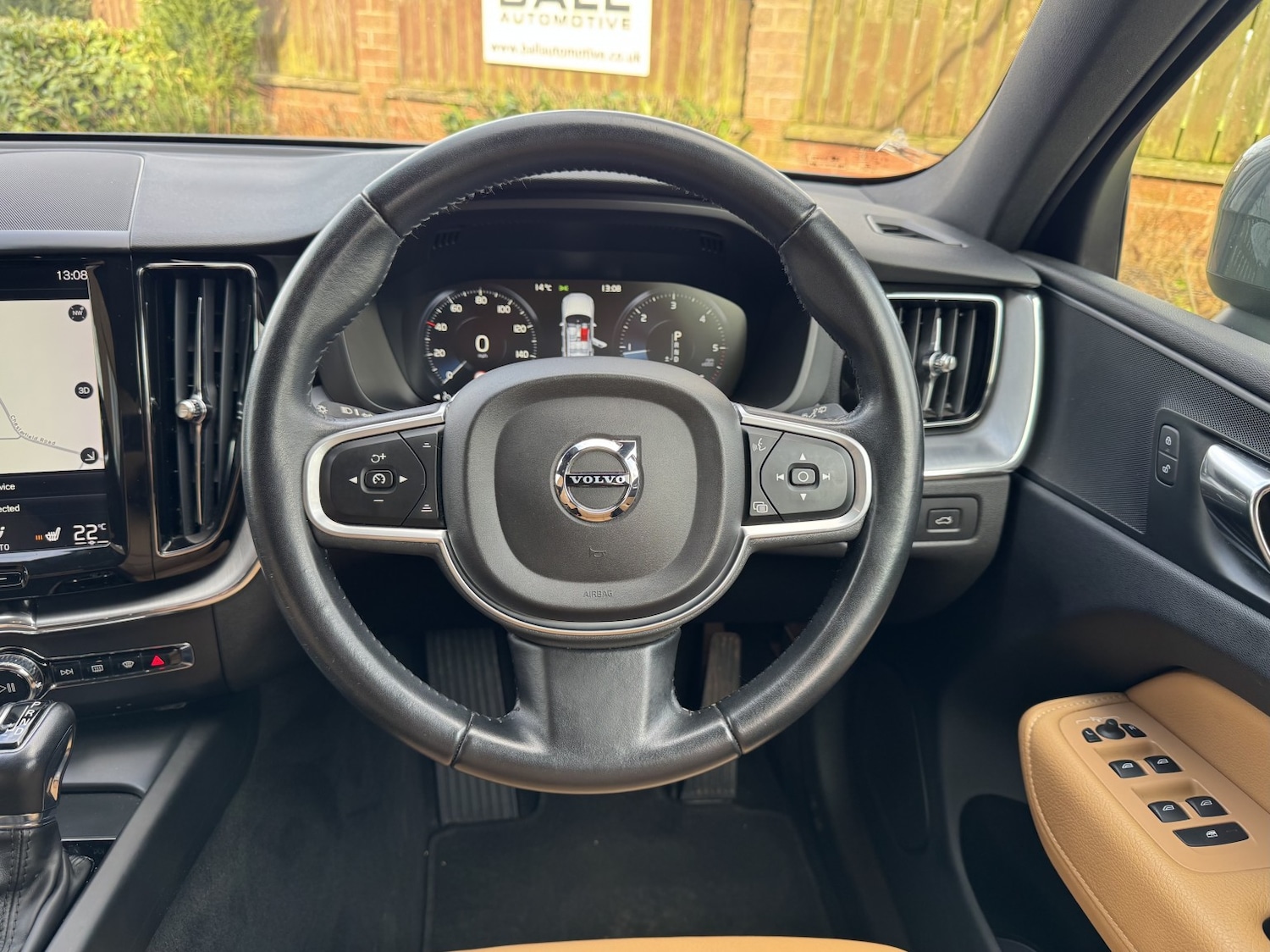 Used Volvo XC60 2018 for sale - 77643767: Photo 11