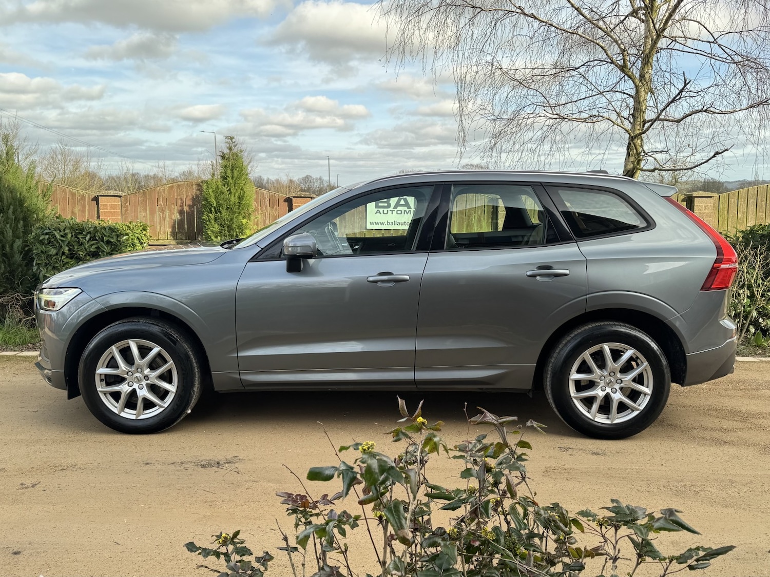 Used Volvo XC60 2018 for sale - 77643767: Photo 2