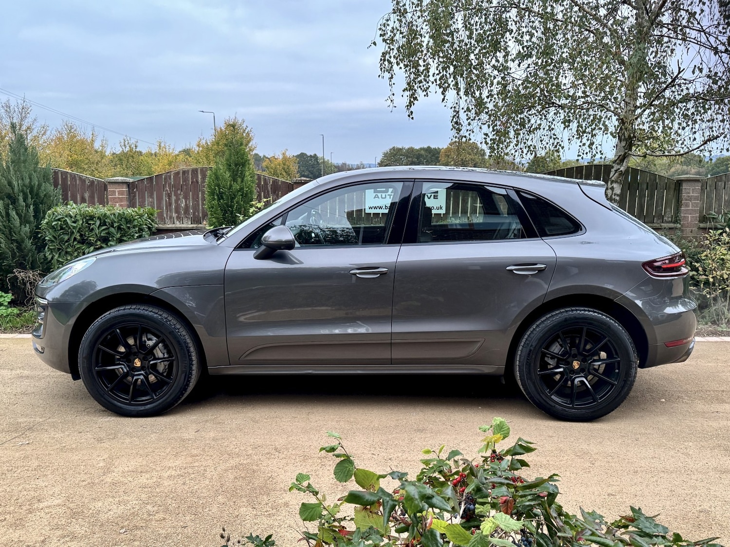 Used Porsche Macan 2015 for sale - 76237178: Photo 2