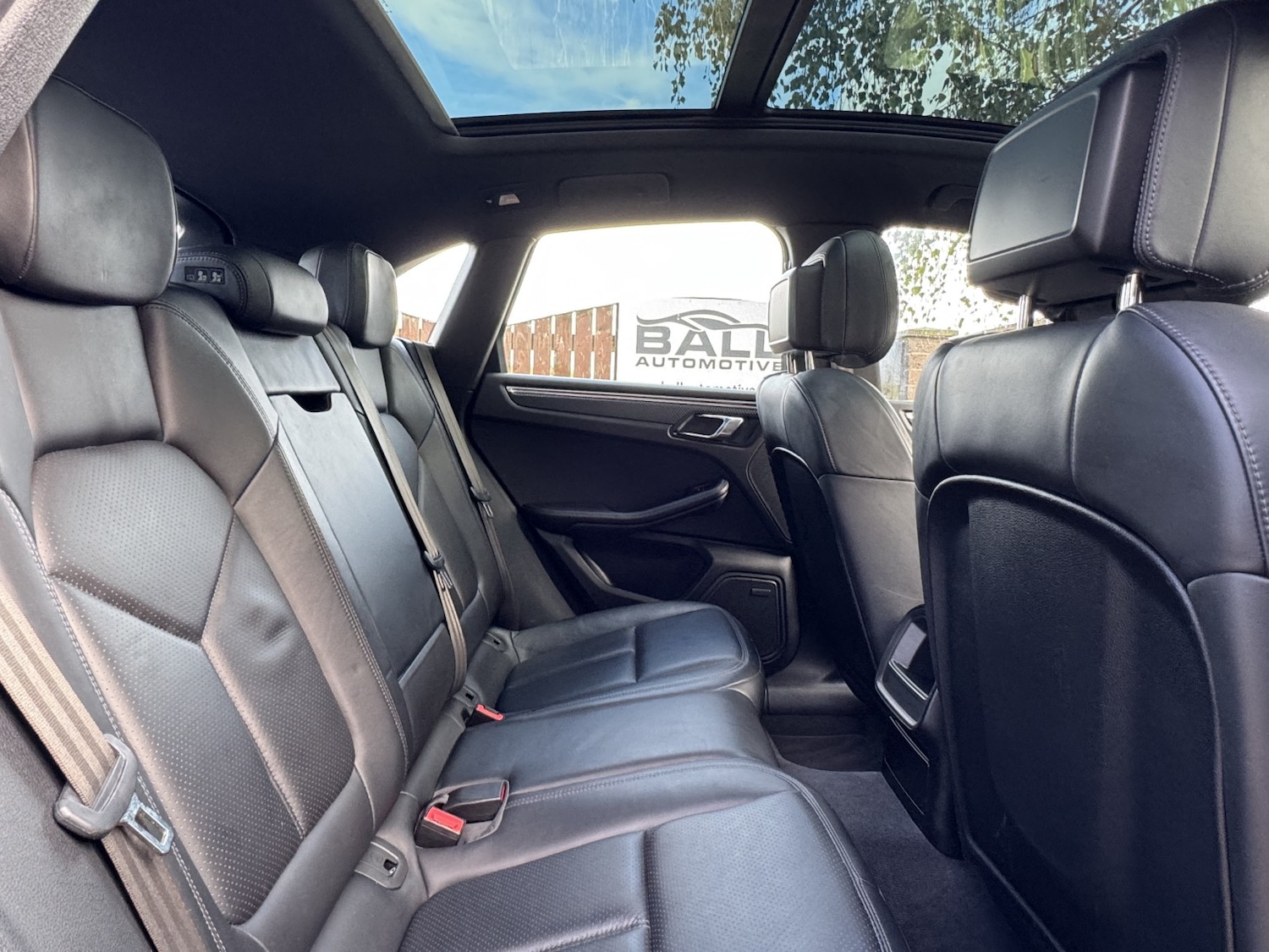 Used Porsche Macan 2015 for sale - 76237178: Photo 27