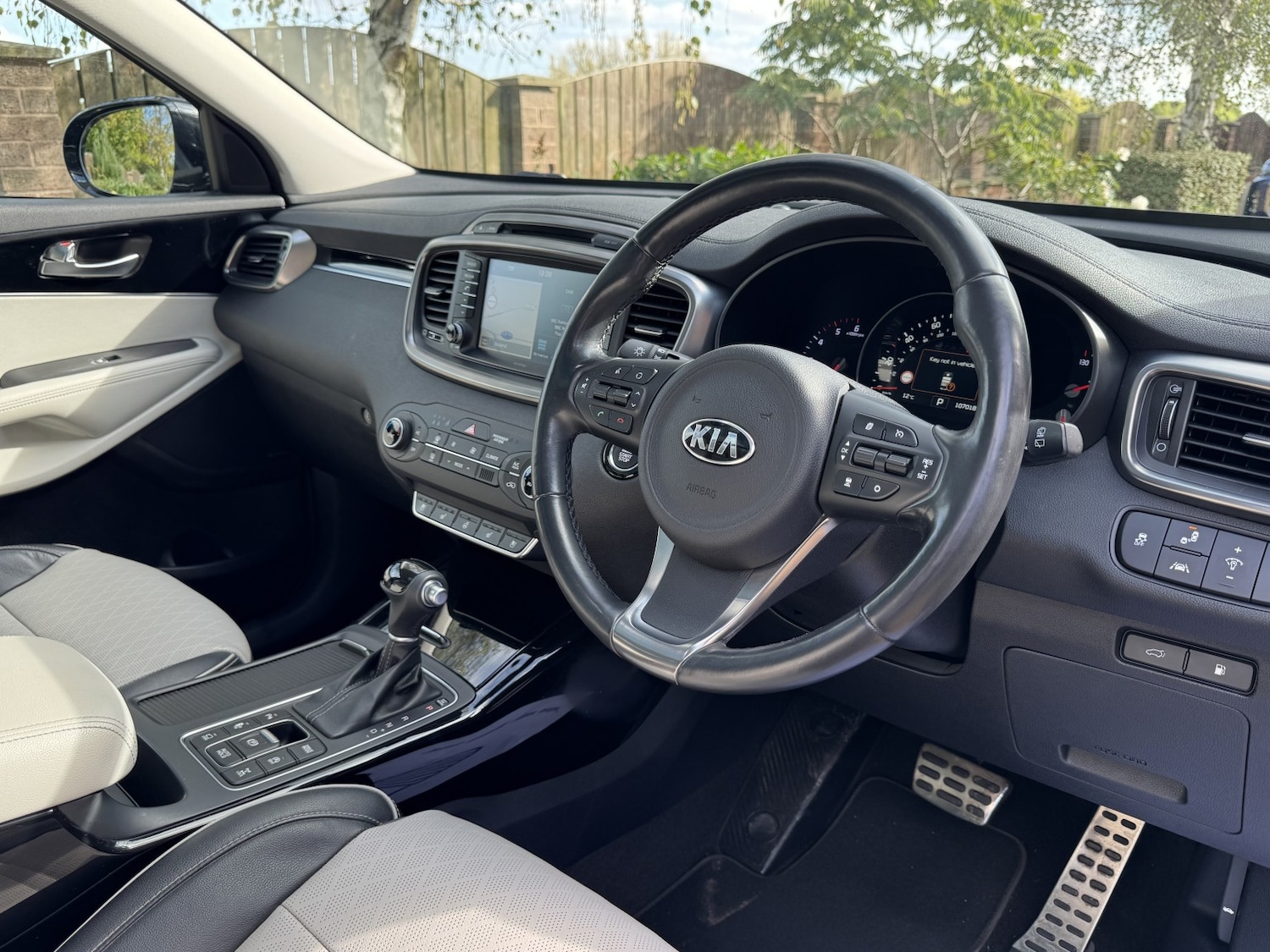 Used Kia Sorento 2017 for sale - 76120268: Photo 10