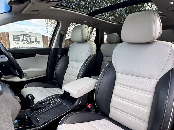 Used Kia Sorento 2017 for sale - 76120268: Photo 25