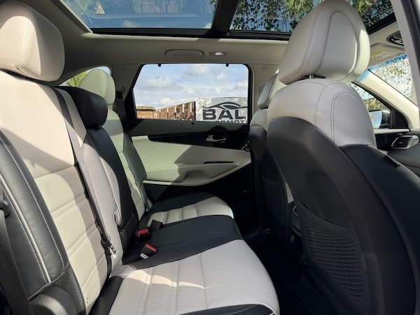 Used Kia Sorento 2017 for sale - 76120268: Photo 32