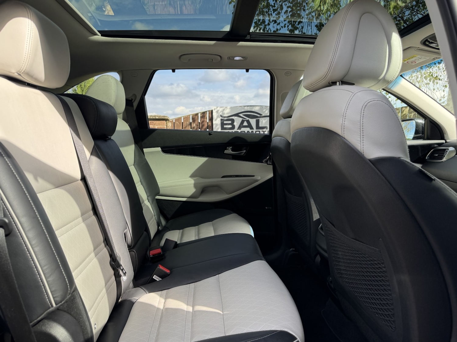 Used Kia Sorento 2017 for sale - 76120268: Photo 33