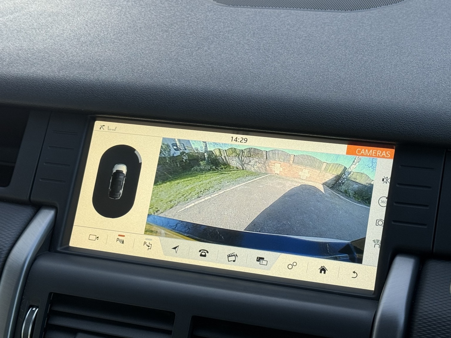 Used Land Rover Discovery Sport 2018 for sale - 77749920: Photo 20