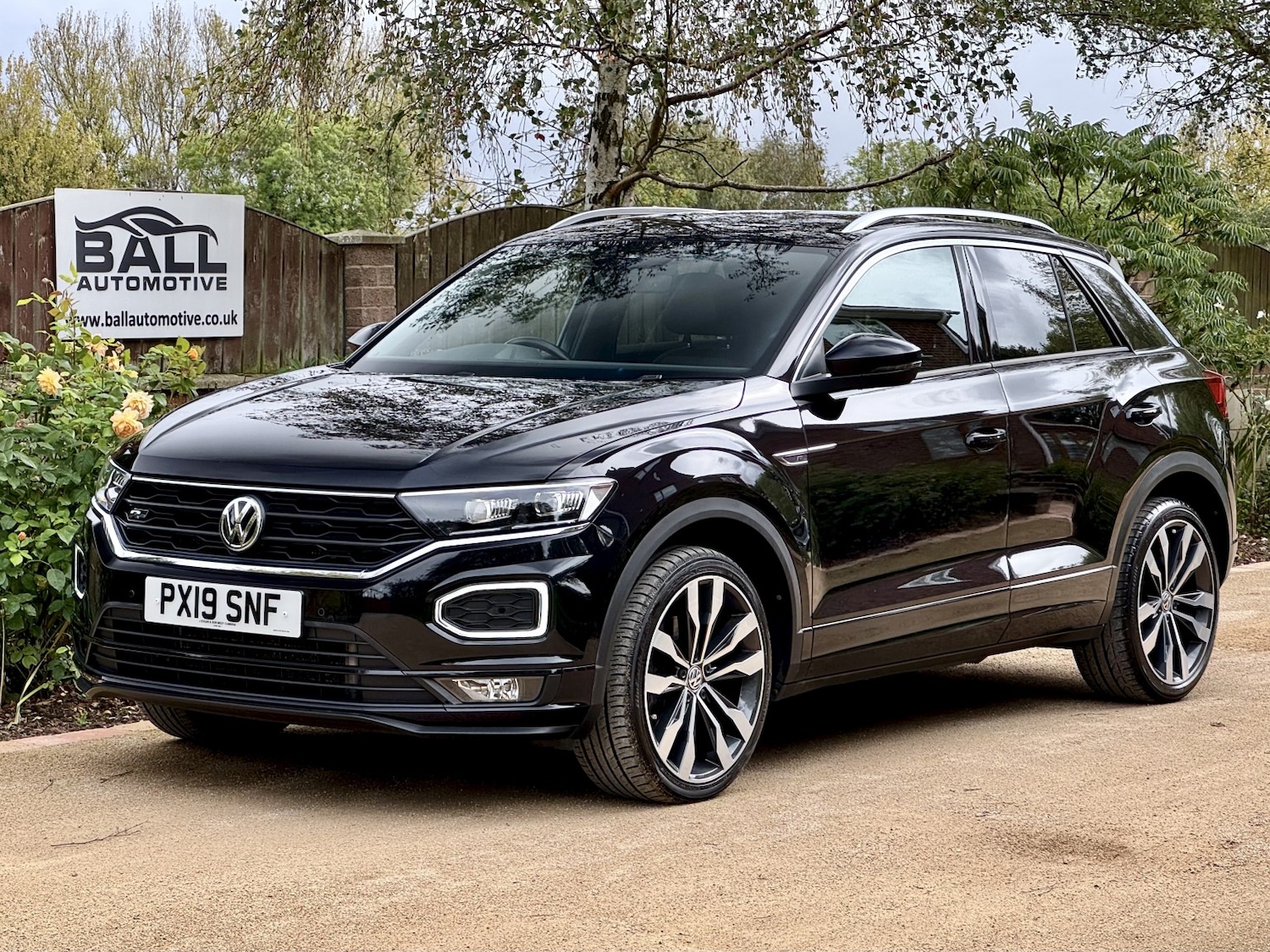 Used Volkswagen T-Roc 2019 for sale - 76058025: Photo 1