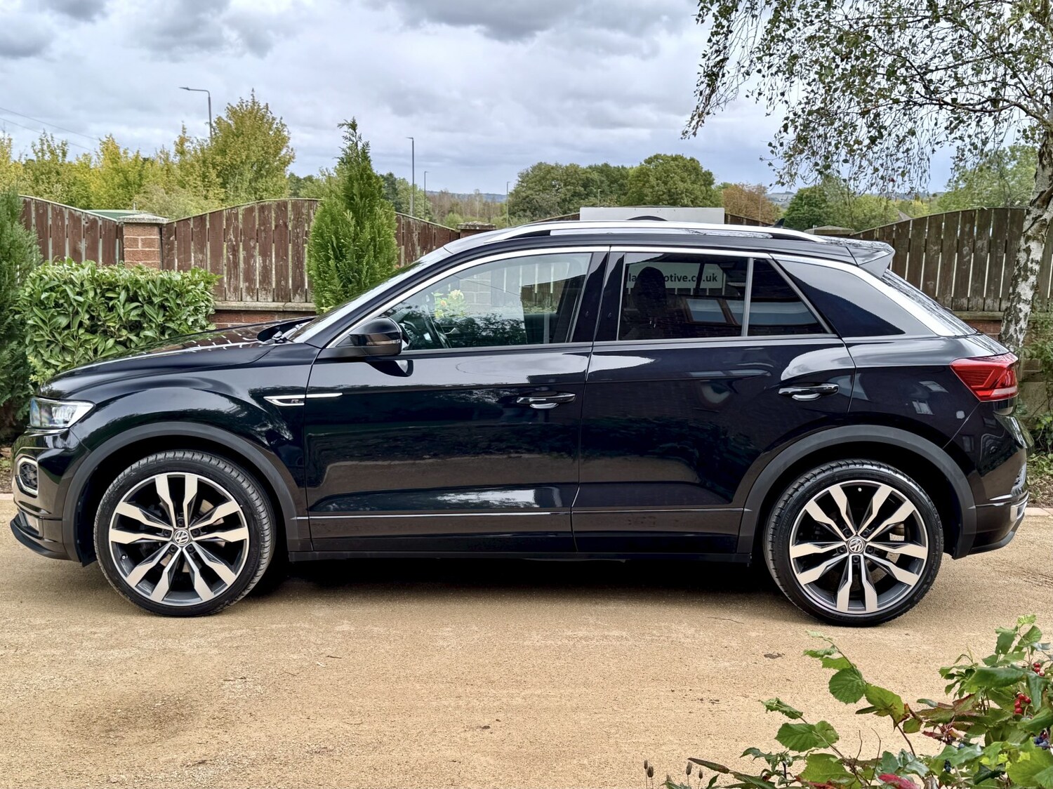Used Volkswagen T-Roc 2019 for sale - 76058025: Photo 2
