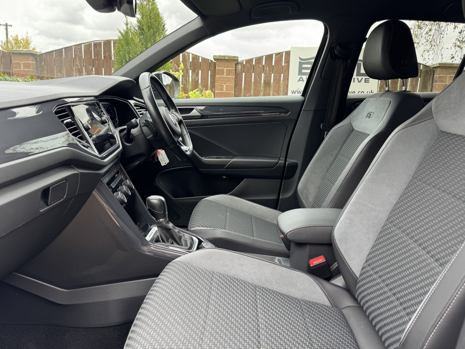 Used Volkswagen T-Roc 2019 for sale - 76058025: Photo 24