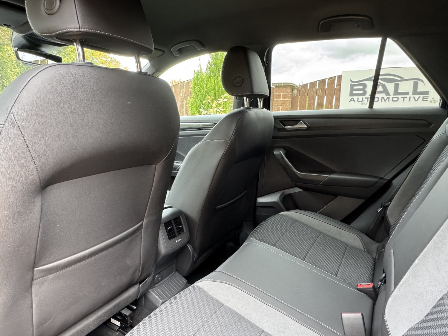 Used Volkswagen T-Roc 2019 for sale - 76058025: Photo 26