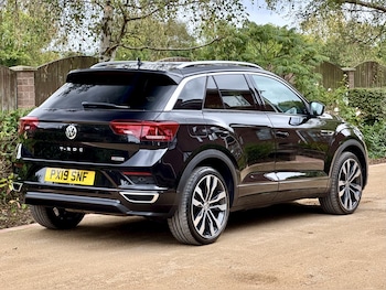 Used Volkswagen T-Roc 2019 for sale - 76058025: Photo