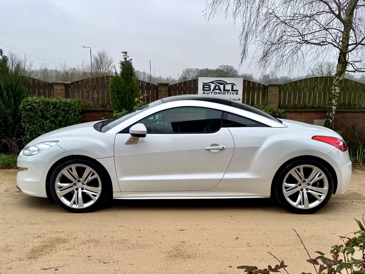 Used Peugeot RCZ 2015 for sale - 77339514: Photo 2