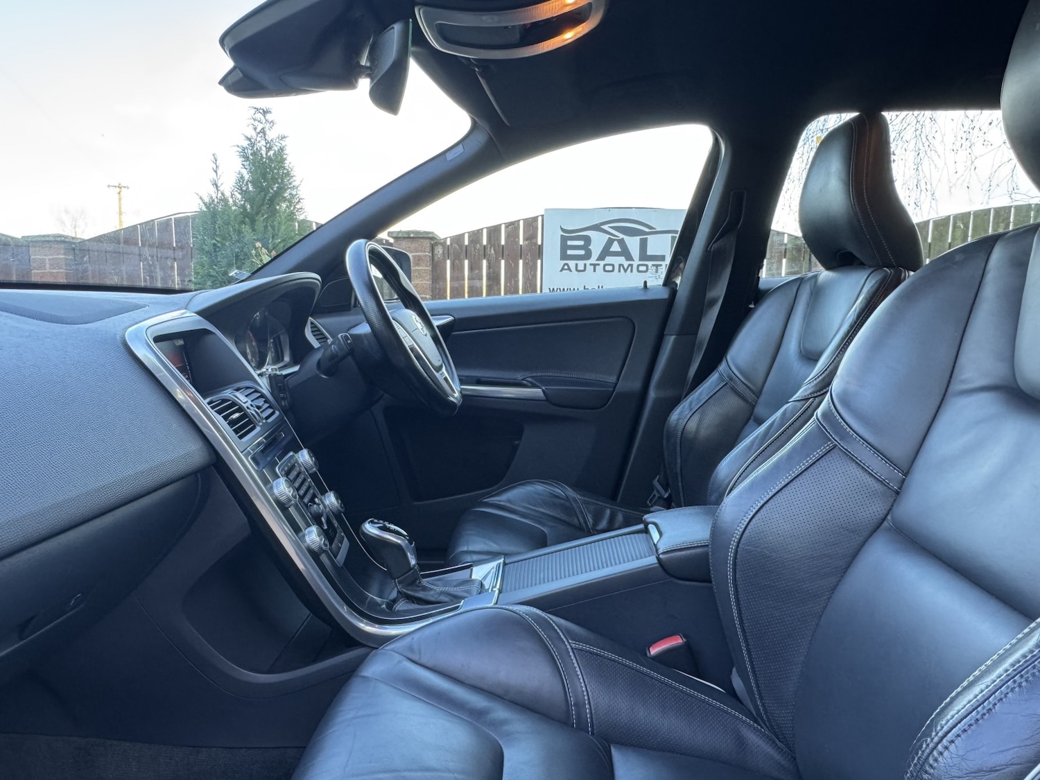 Used Volvo XC60 2015 for sale - 76579953: Photo 20