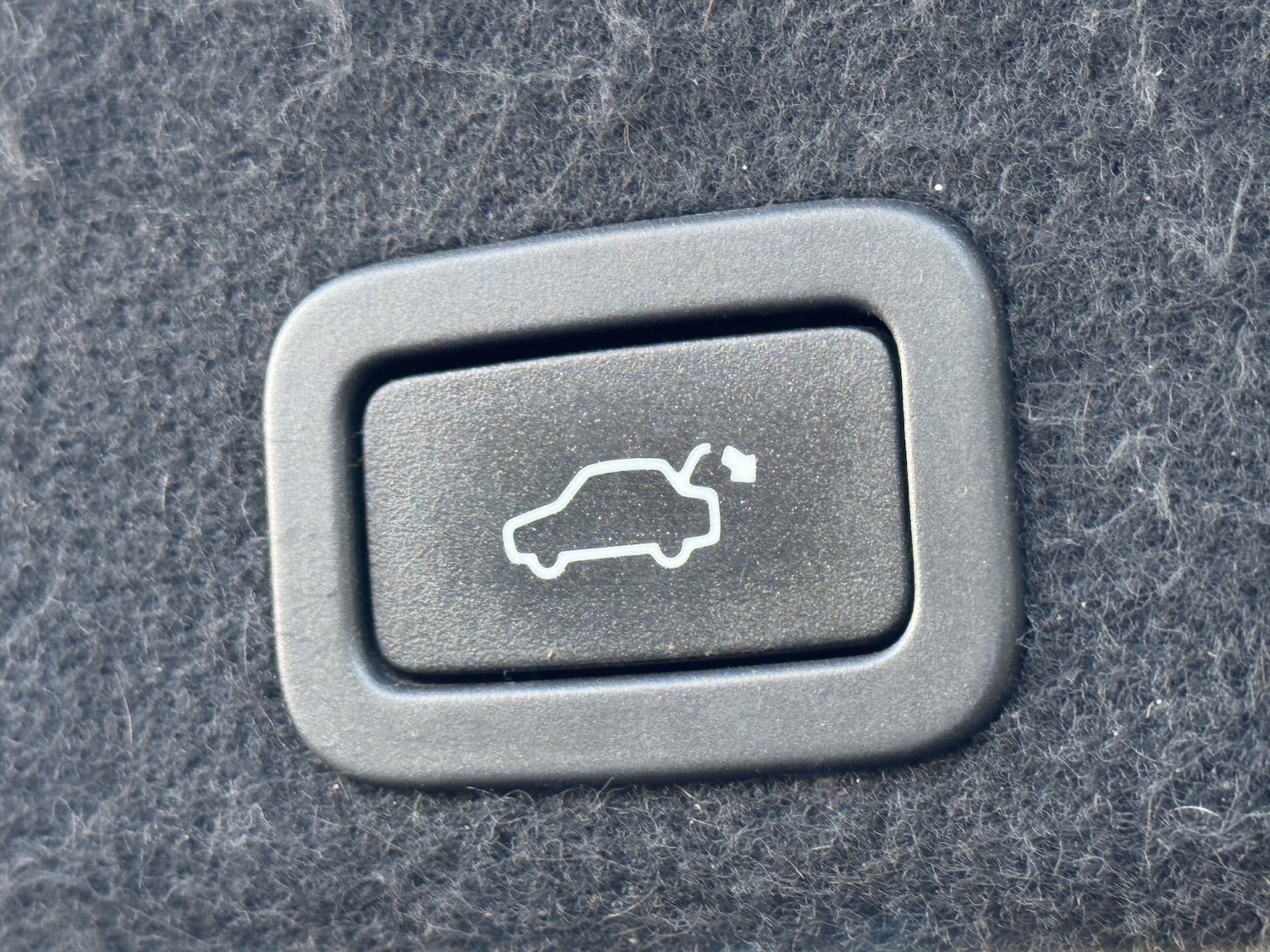 Used Volvo XC60 2015 for sale - 76579953: Photo 28