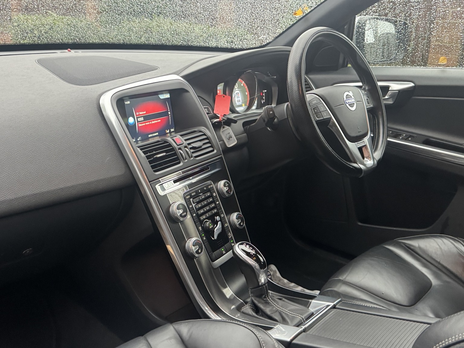 Used Volvo XC60 2015 for sale - 76579953: Photo 3