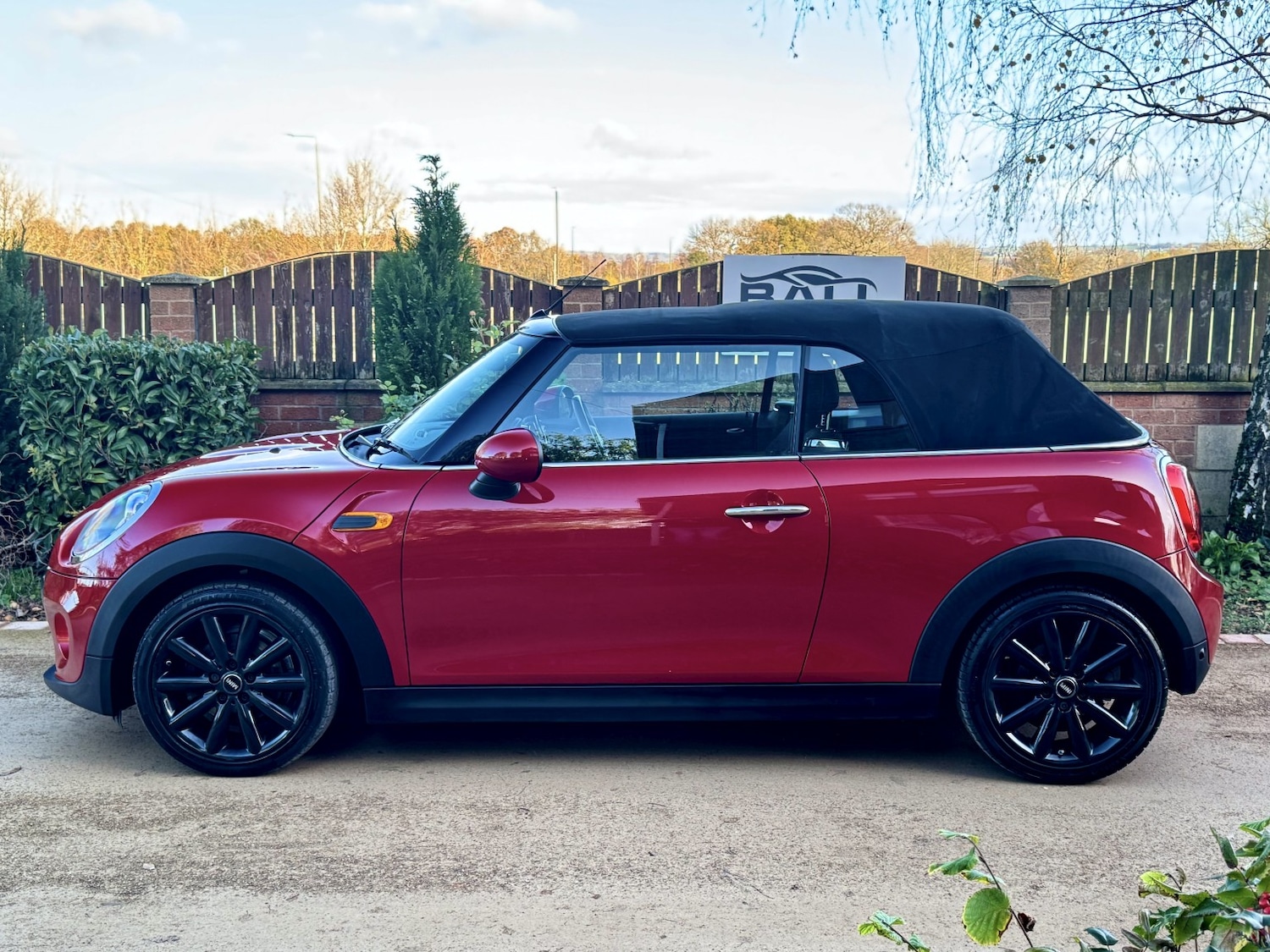 Used MINI Convertible 2016 for sale - 76699302: Photo 26