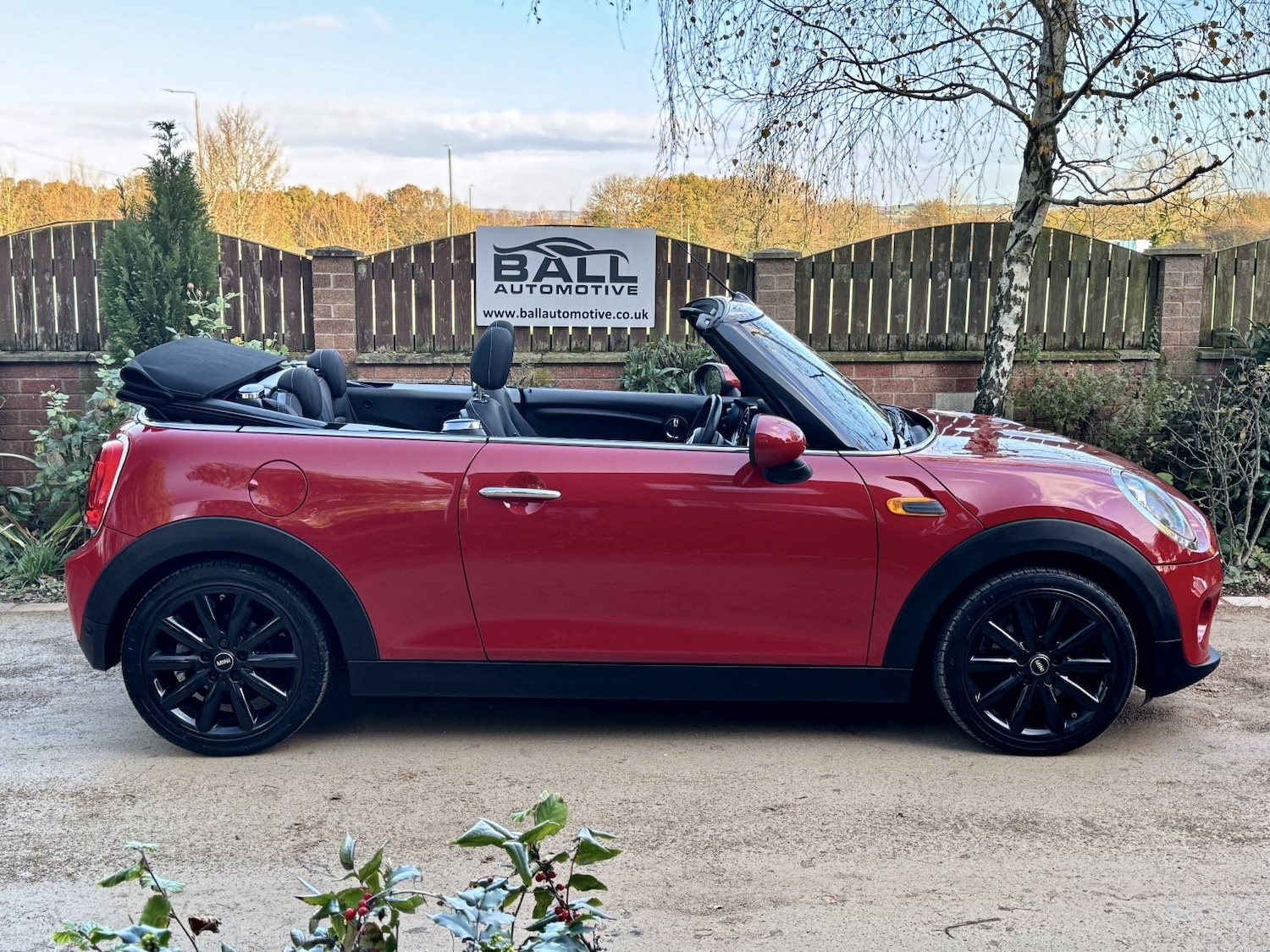Used MINI Convertible 2016 for sale - 76699302: Photo 6