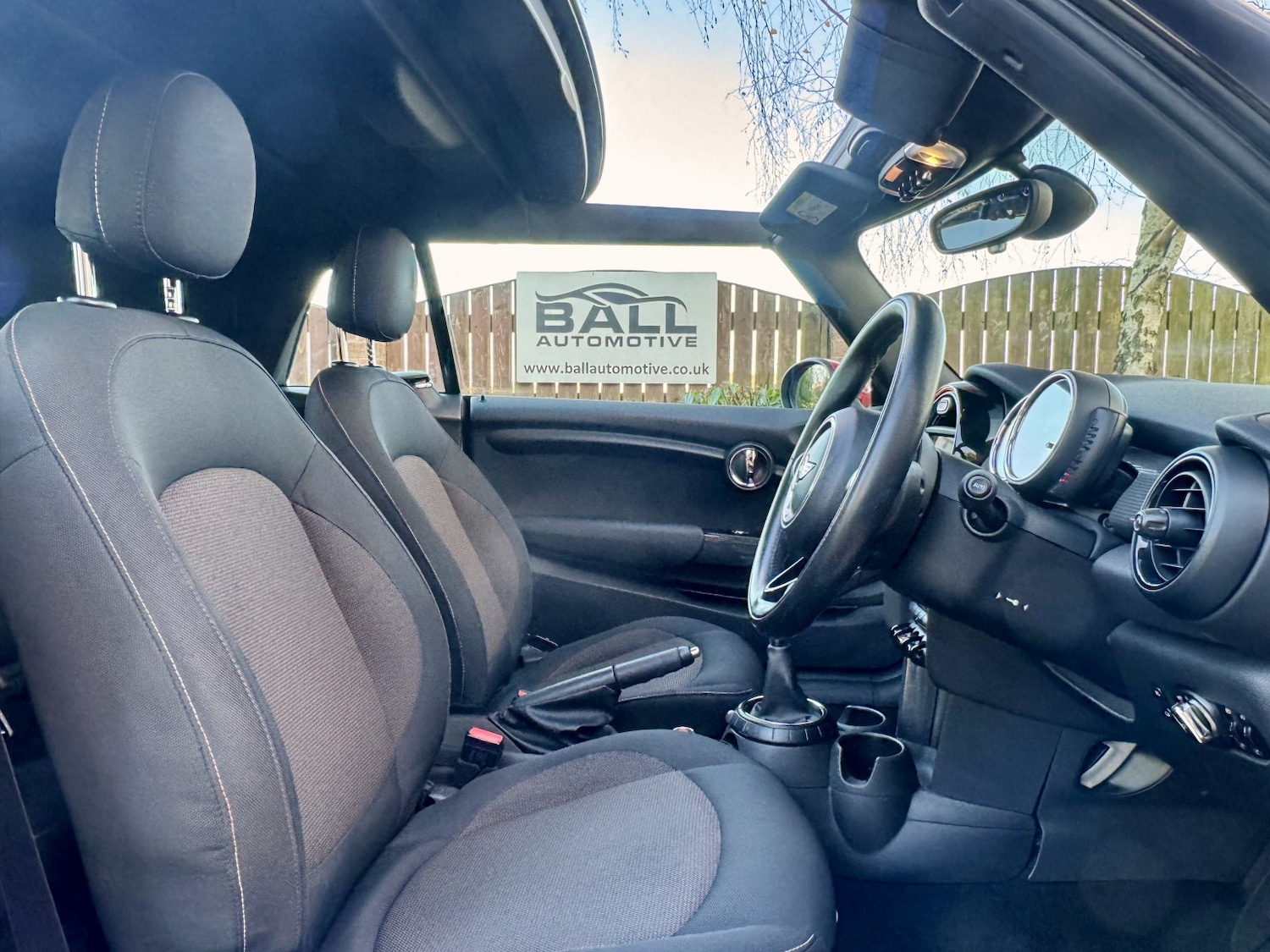 Used MINI Convertible 2016 for sale - 76699302: Photo 9