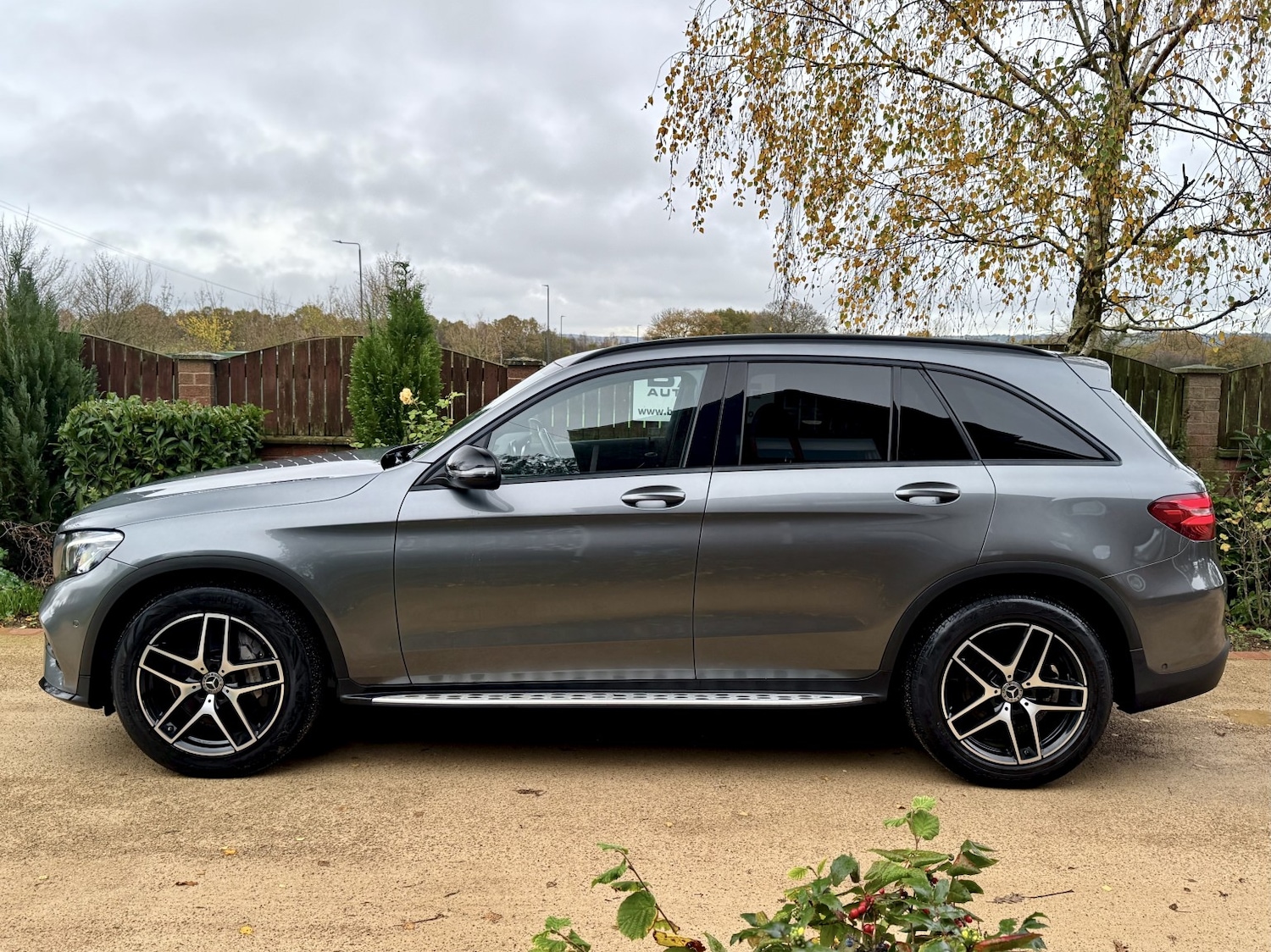 Used Mercedes-Benz GLC 2019 for sale - 76571148: Photo 2